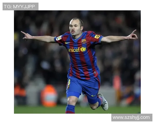 以足球巨星好友头像为核心展现友情与拼搏精神